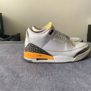 Comes with lasses, and has a little scratches